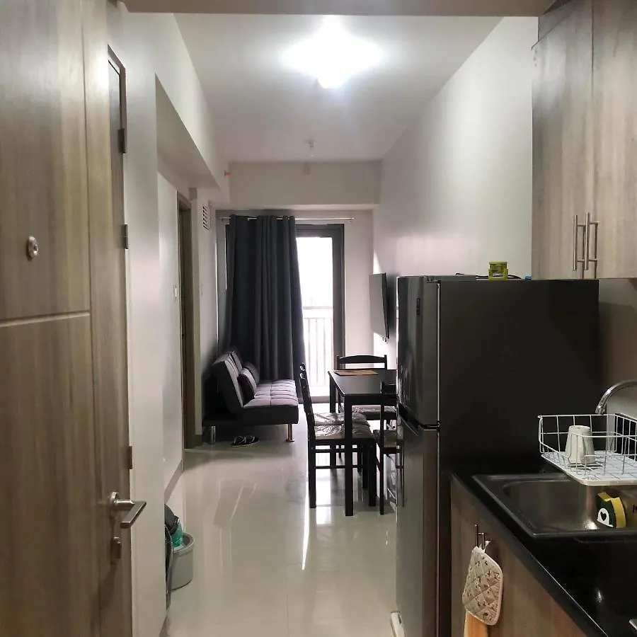 Cozy 1 Bedroom With Balcony Facing Pool Near Moa,Ikea Near Manila