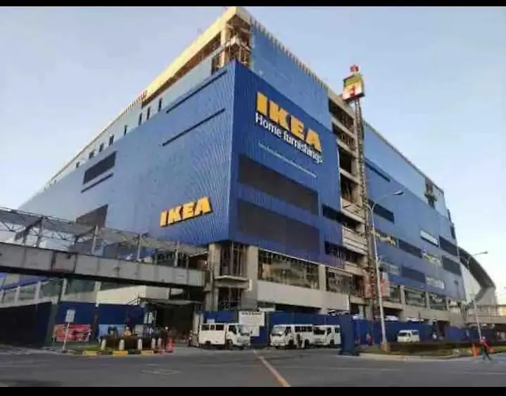 Cozy 1 Bedroom With Balcony Facing Pool Near Moa,Ikea Near Manila