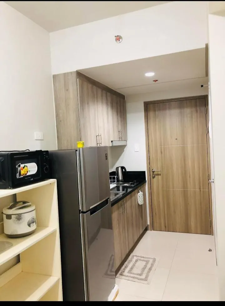 Apartment Cozy 1 Bedroom With Balcony Facing Pool Near Moa,Ikea Near Manila